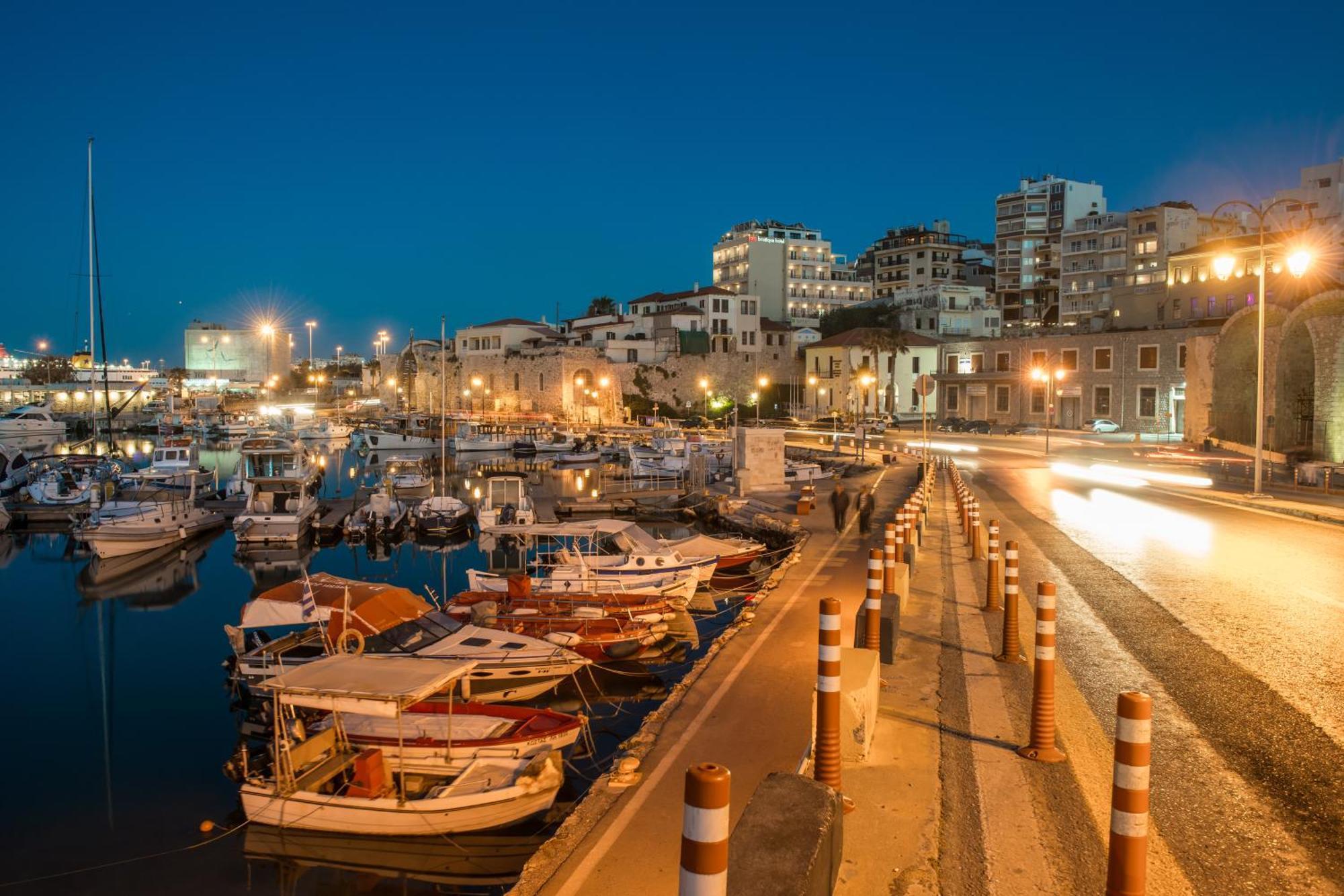 King'S Blue, Urban Suites Heraklion Exteriör bild