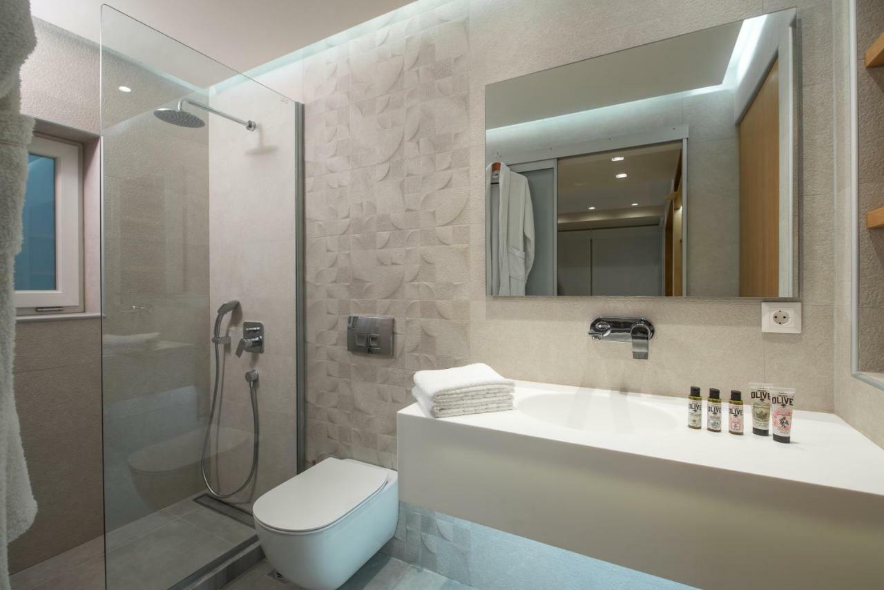 King'S Blue, Urban Suites Heraklion Exteriör bild